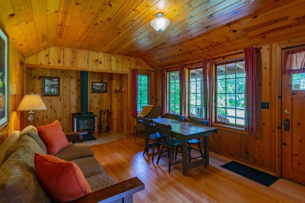 Lake Creek Lodge Camp Sherman Exterior photo
