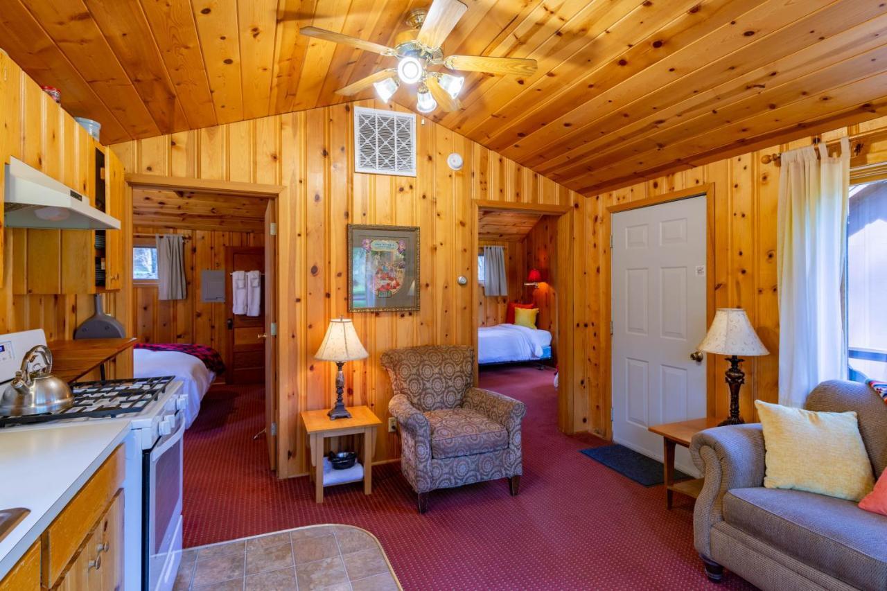 Lake Creek Lodge Camp Sherman Exterior photo