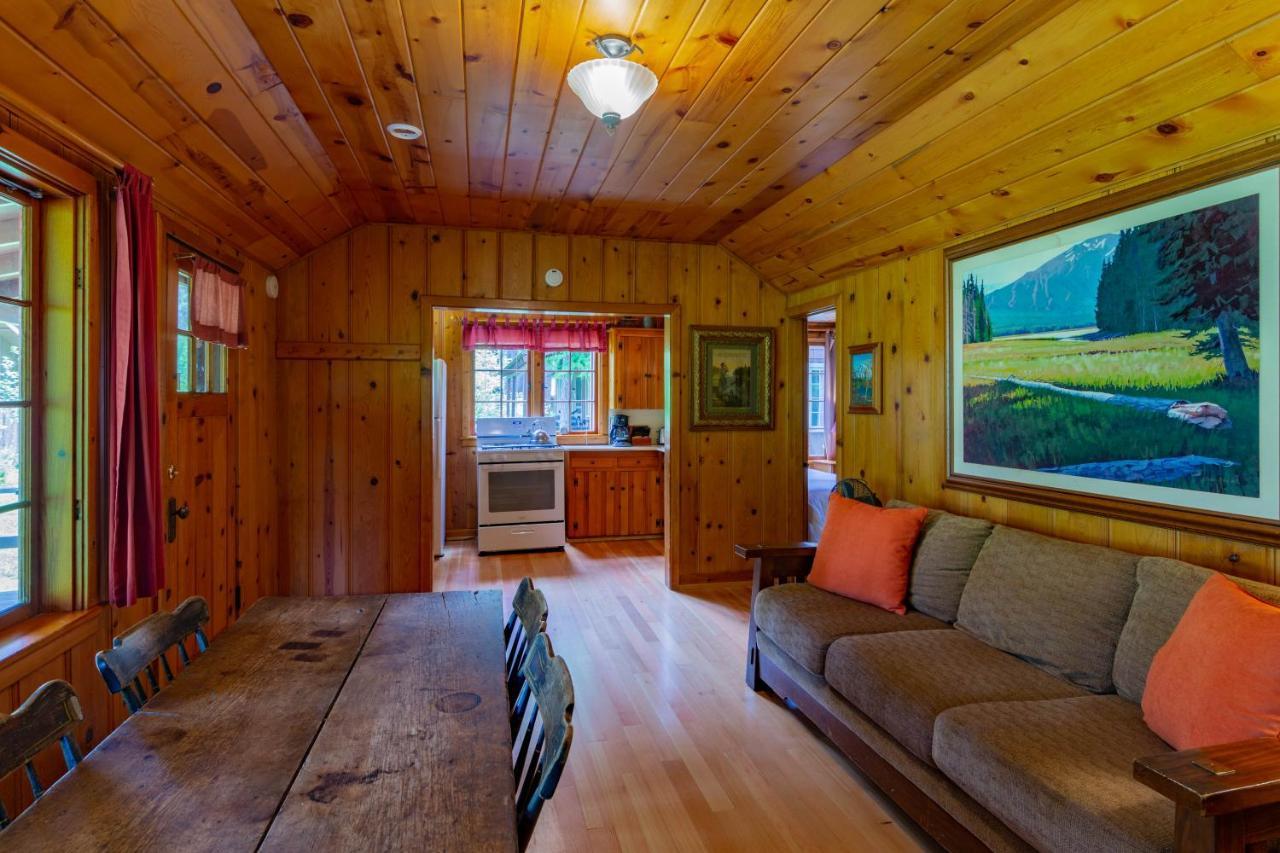 Lake Creek Lodge Camp Sherman Exterior photo