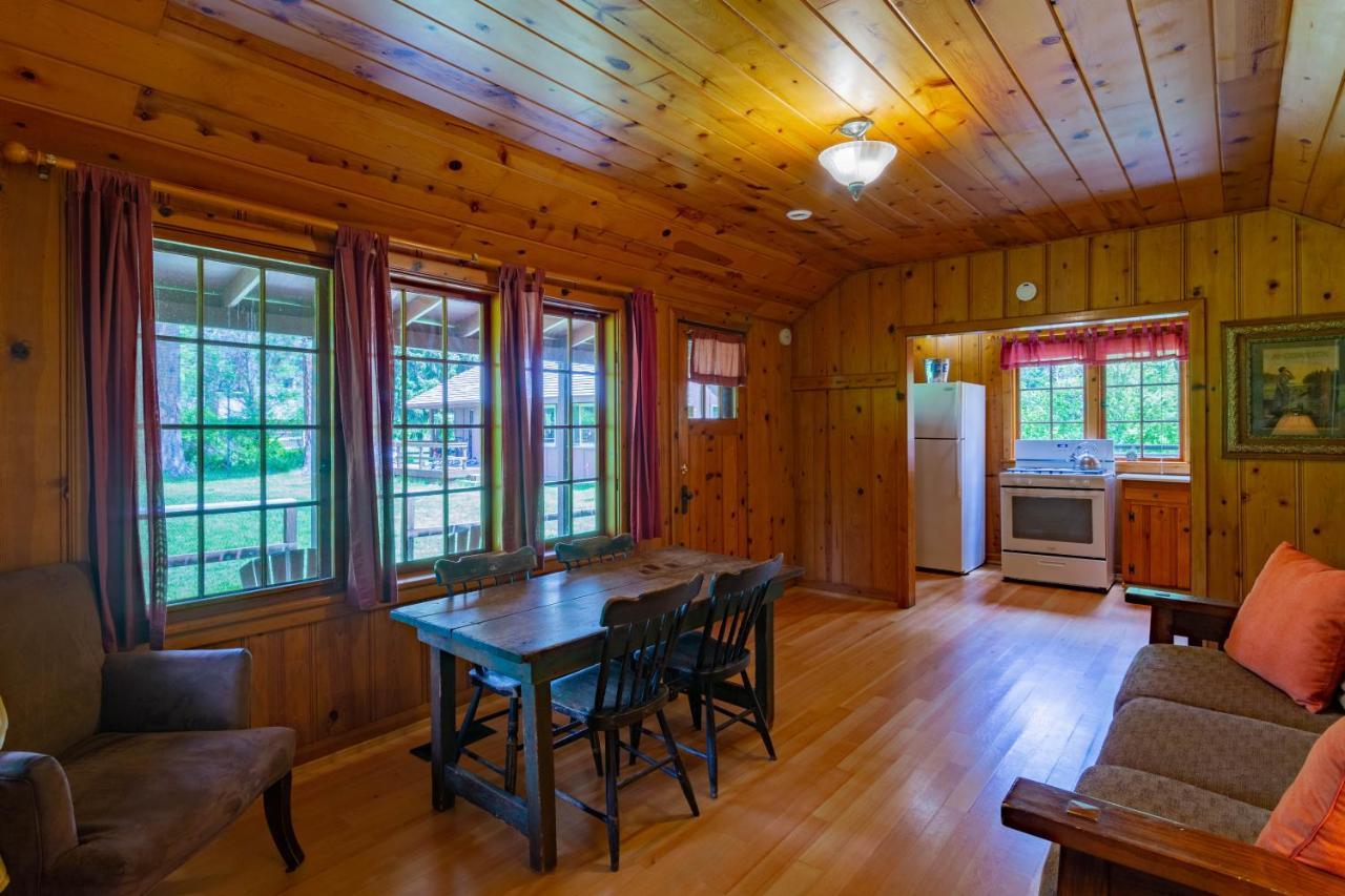 Lake Creek Lodge Camp Sherman Exterior photo
